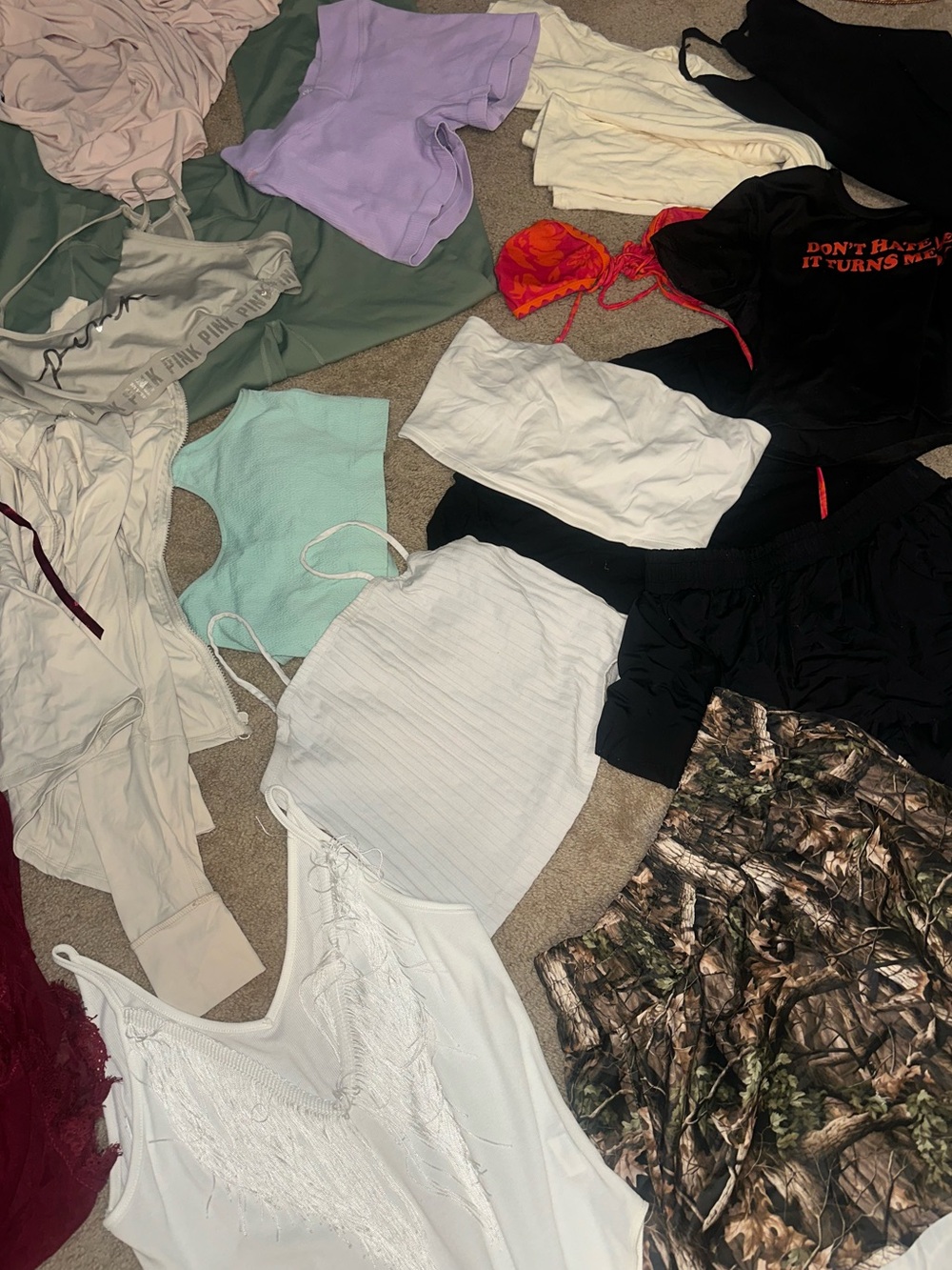 HUGE CLOTHING BUNDLE (all included plus more)
